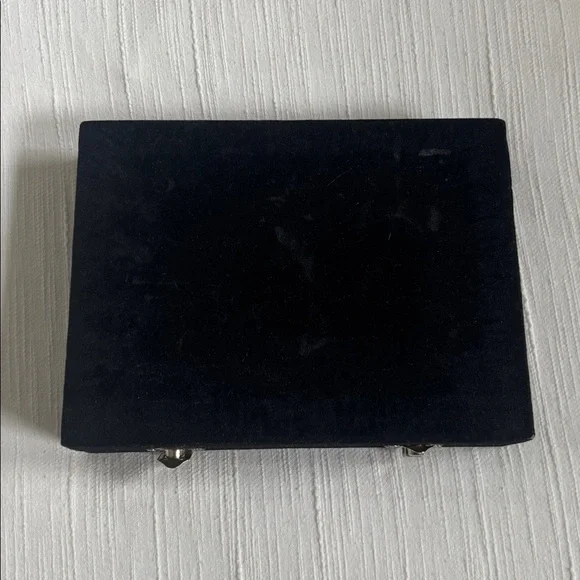 Black Velvet Jewelry Display Box - Picture 5 of 5